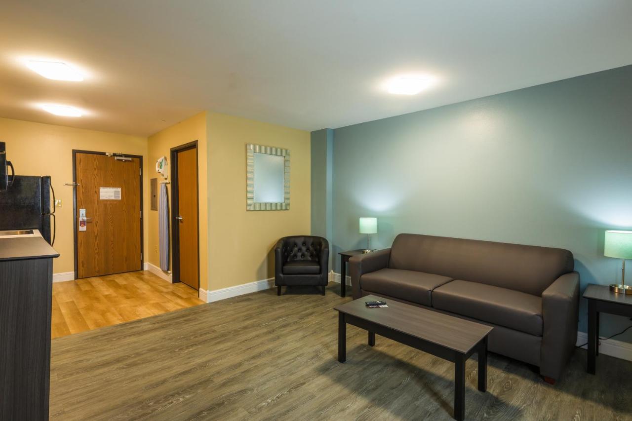 | Hawthorn Suites by Wyndham St. Robert/Ft. Leonard Wood