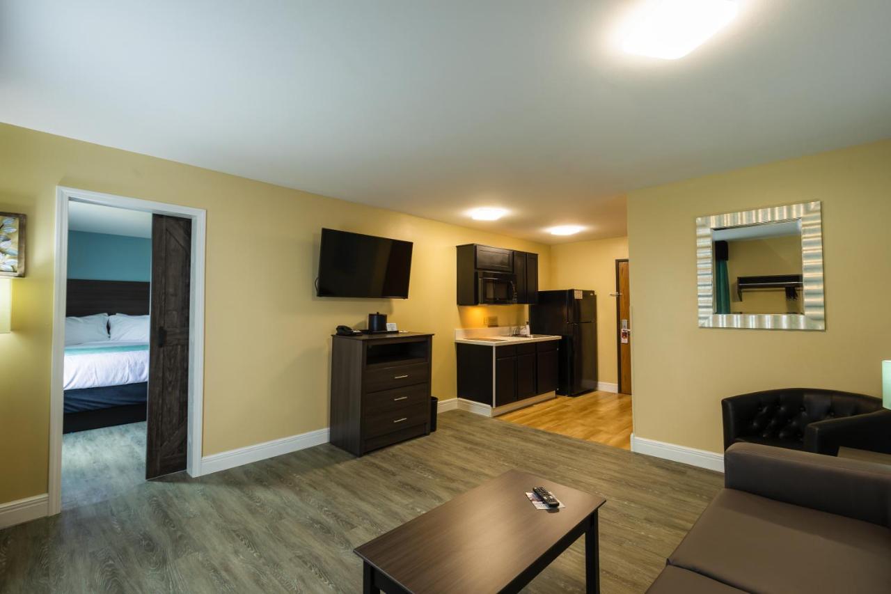 | Hawthorn Suites by Wyndham St. Robert/Ft. Leonard Wood