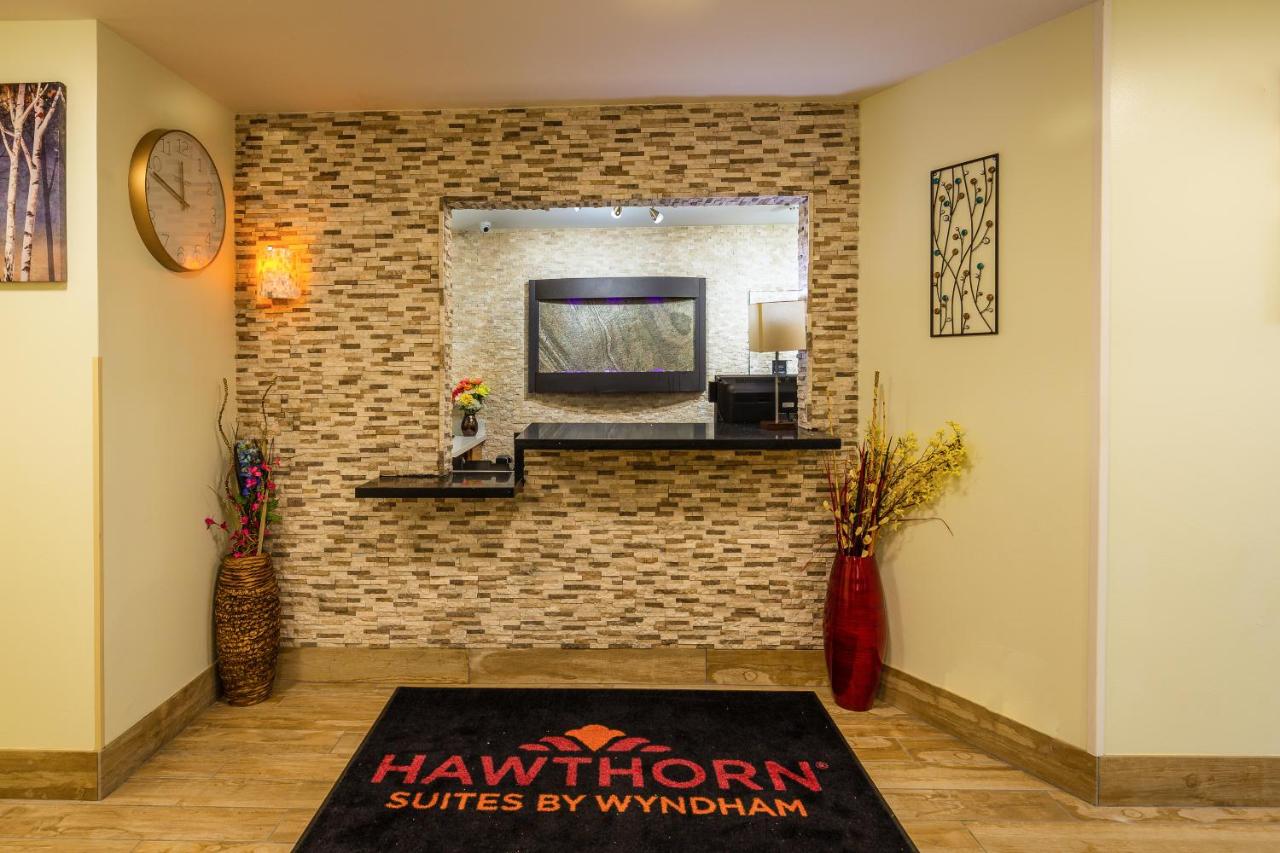 | Hawthorn Suites by Wyndham St. Robert/Ft. Leonard Wood