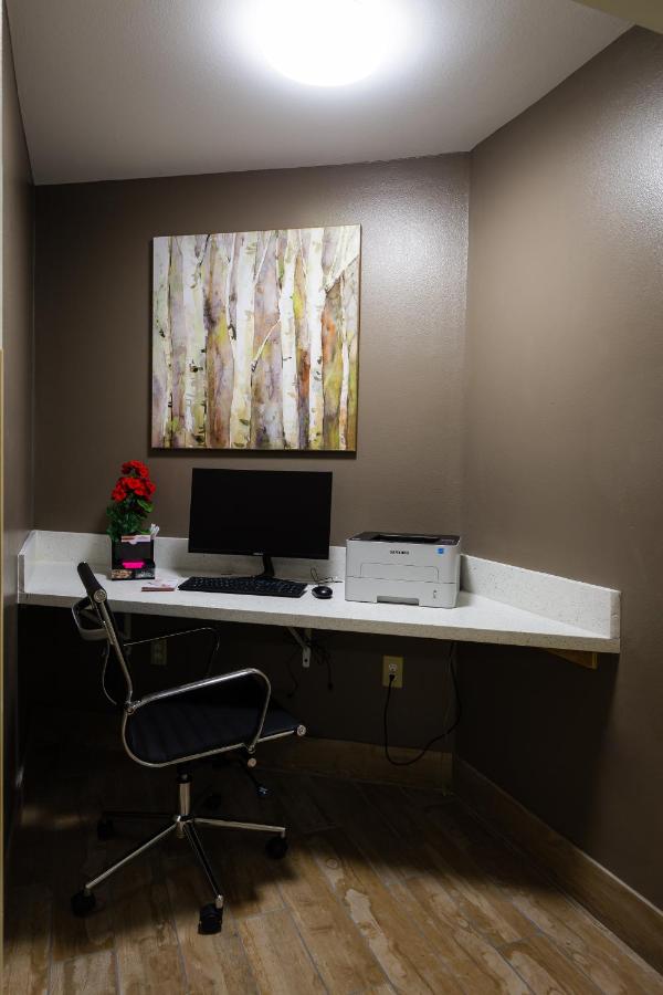 | Hawthorn Suites by Wyndham St. Robert/Ft. Leonard Wood