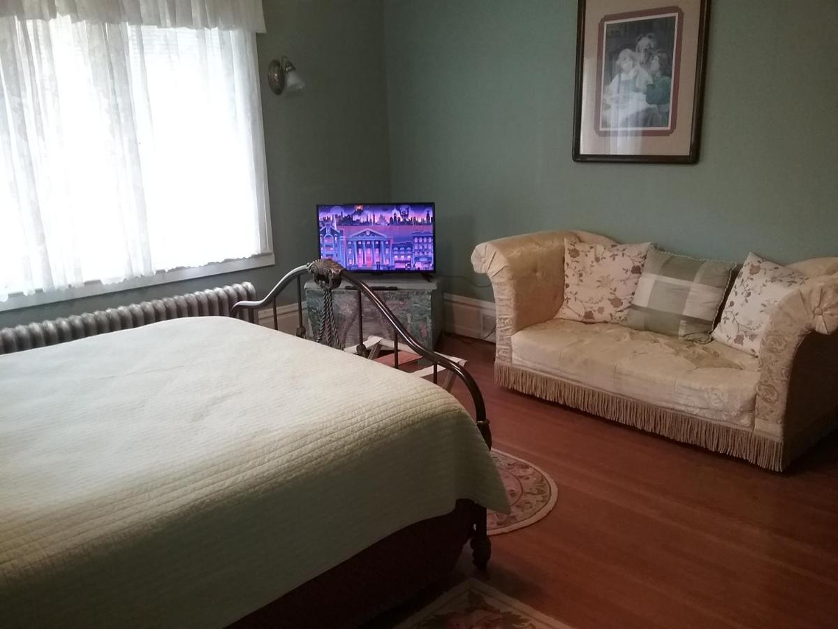  | Hanover House Bed and Breakfast