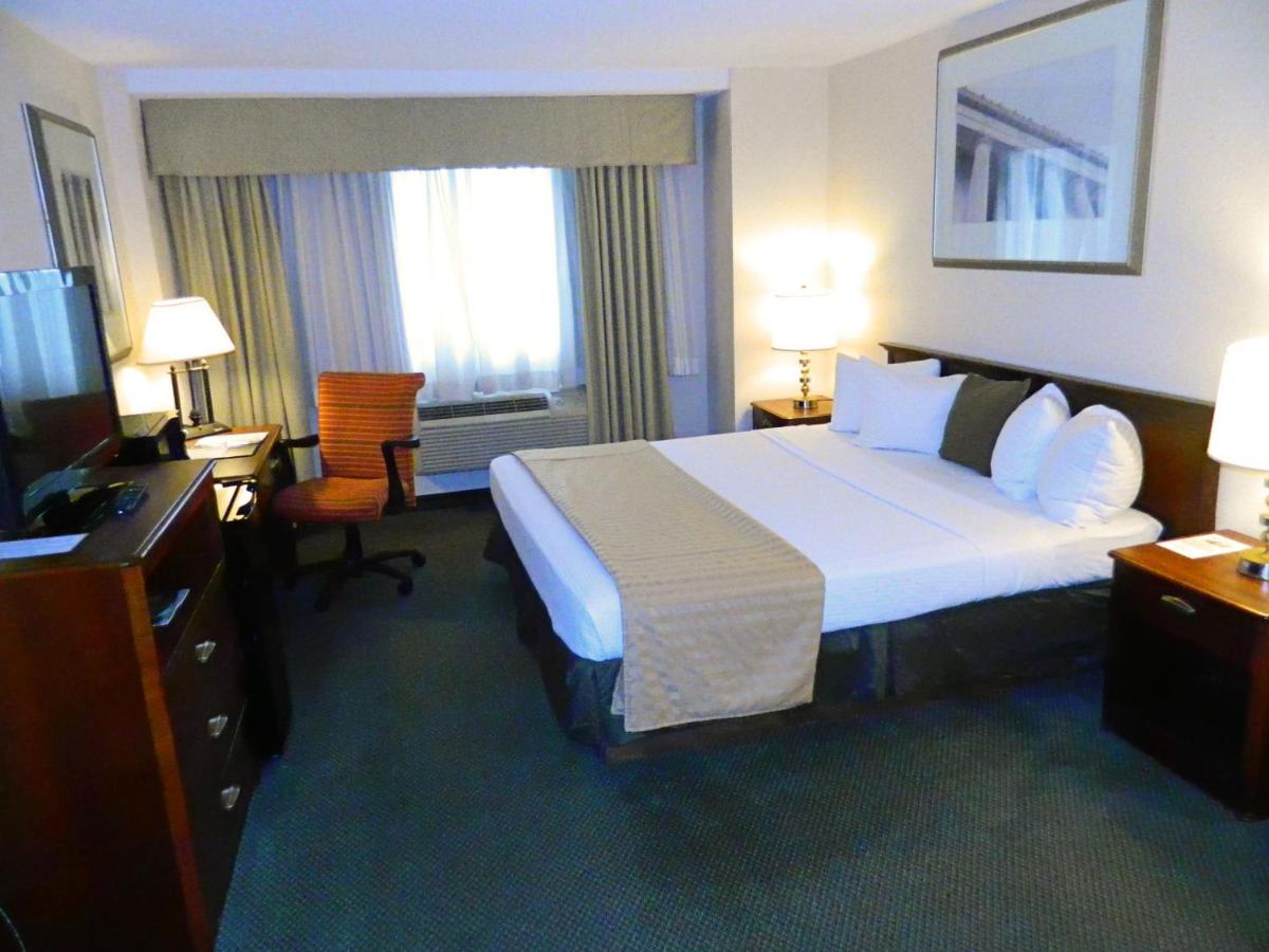 King Room at Capital Plaza Hotel