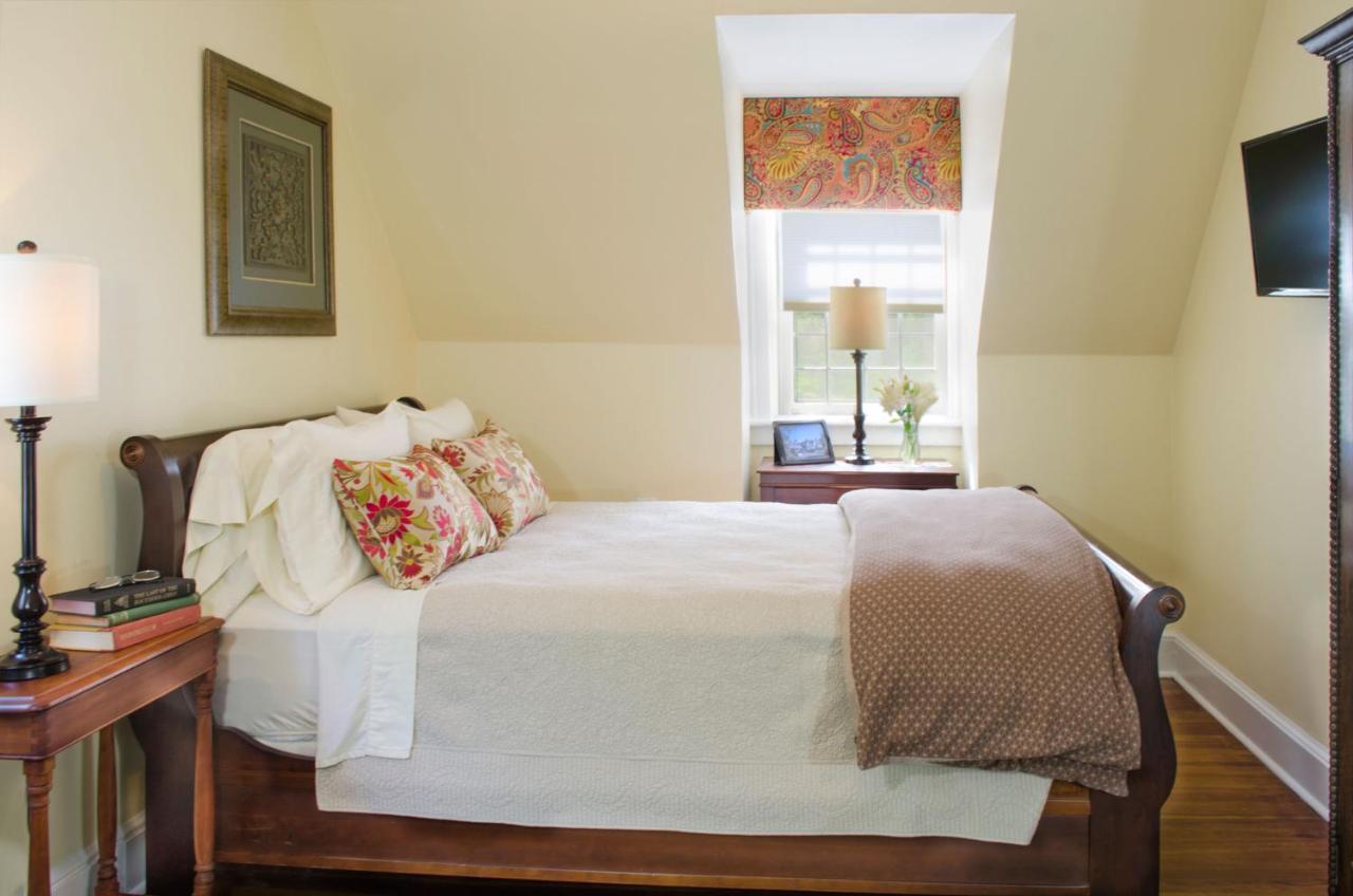 | Hillbrook Inn & Spa