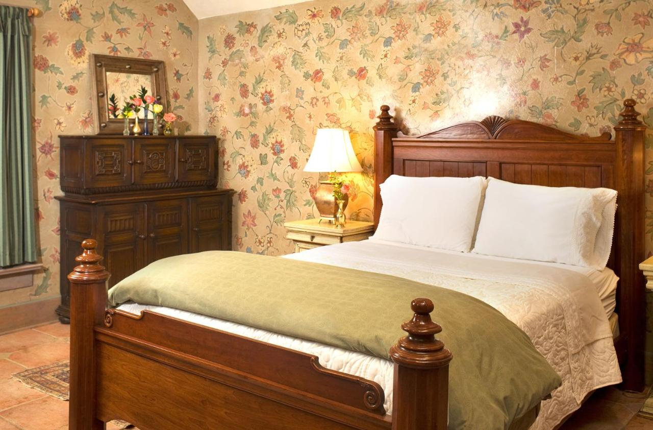 | Hillbrook Inn & Spa