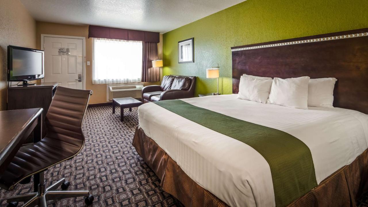  | SureStay Hotel by Best Western Floresville