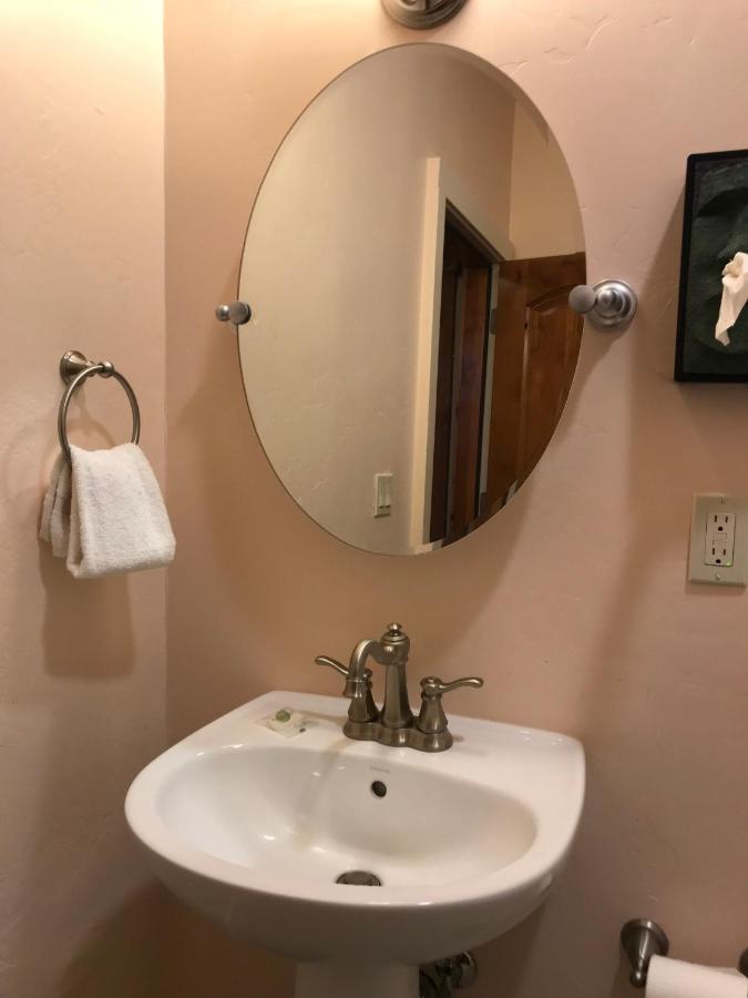 Queen Room at Hotel Sutter