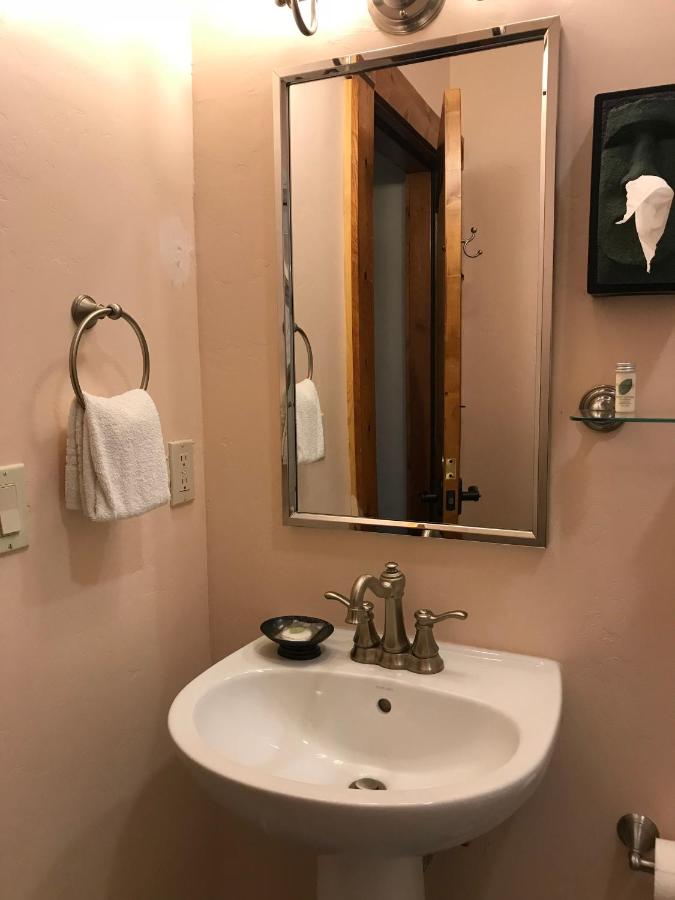 Queen Room at Hotel Sutter