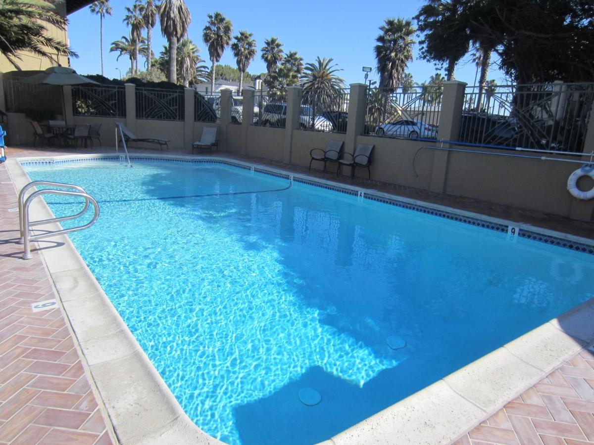 | Pacific Shores Inn