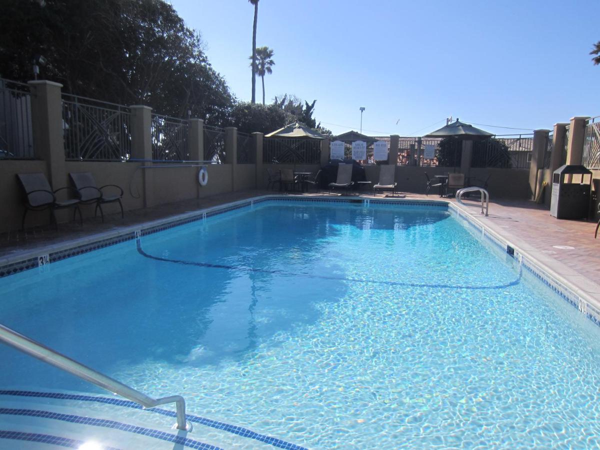 | Pacific Shores Inn