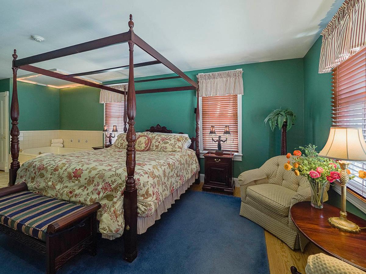 | George Brooks House B&B