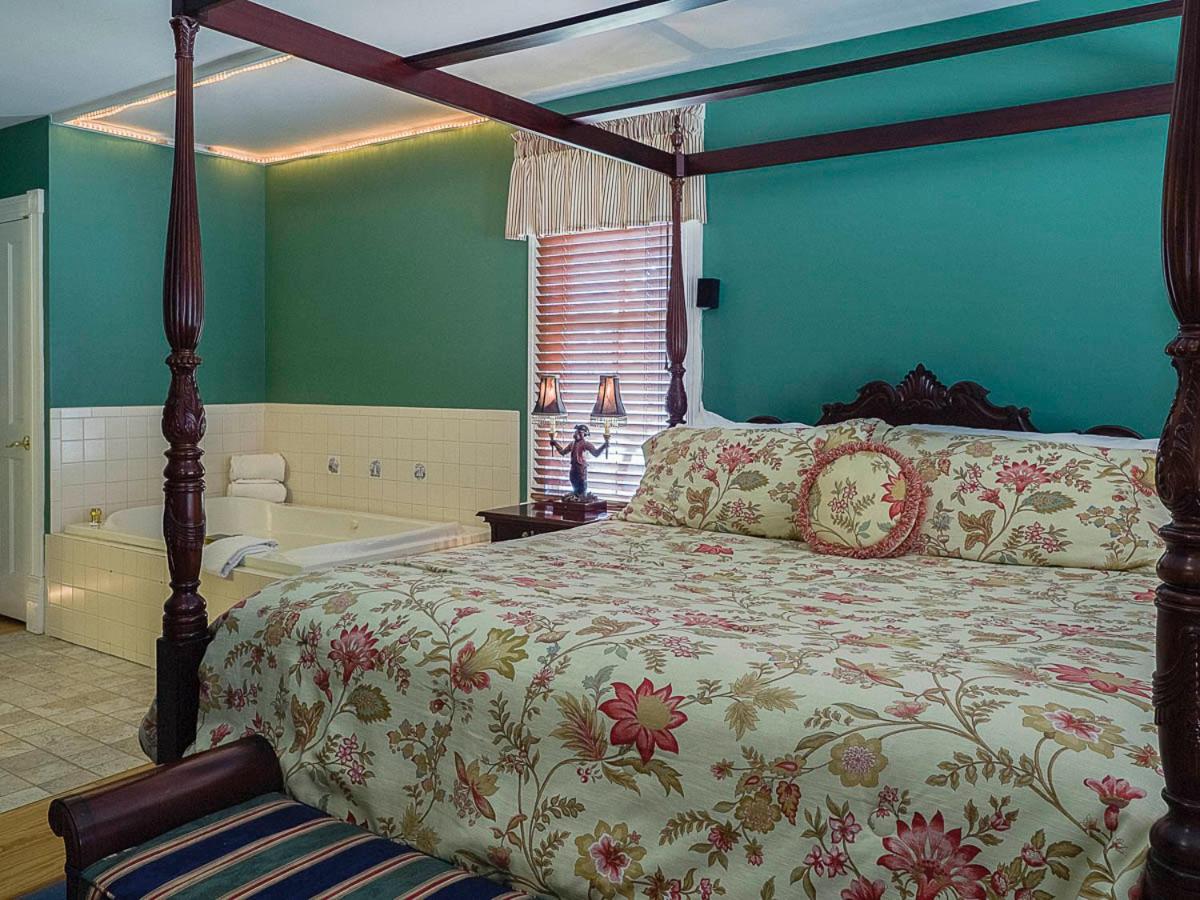| George Brooks House B&B