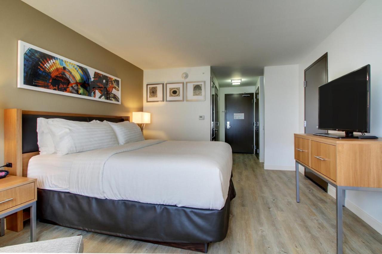 King Room - Non-Smoking at Holiday Inn Peoria At Grand Prairie, an IHG Hotel