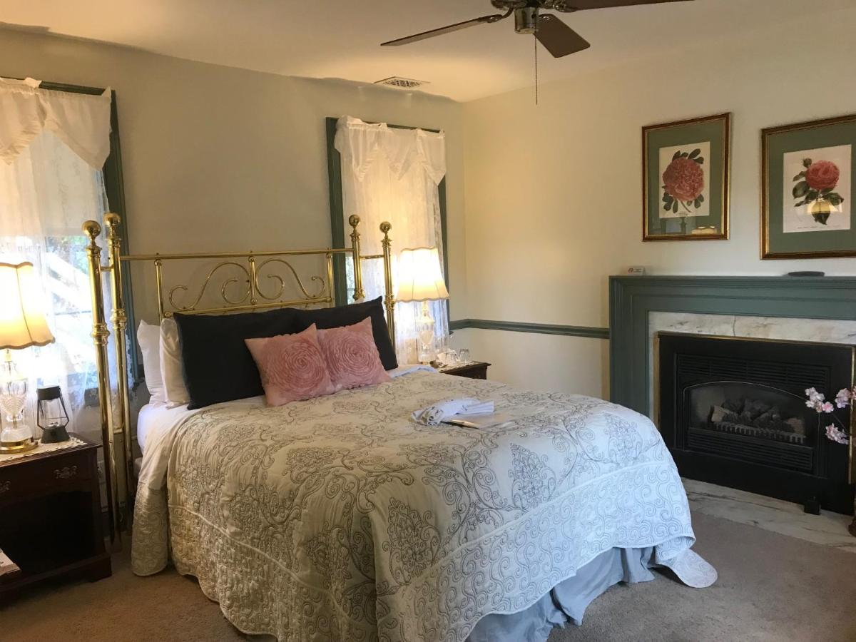 | Parsonage Inn Bed and Breakfast