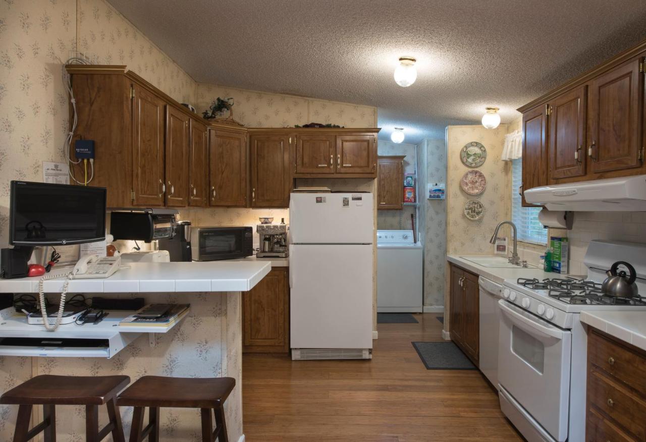 | 42R Rosenberg's Creekside Cabin