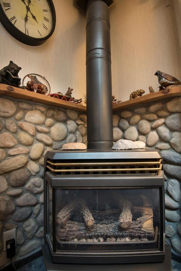| 42R Rosenberg's Creekside Cabin