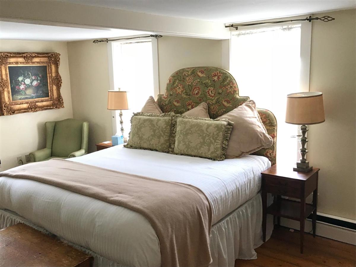  | Admiral Farragut Inn
