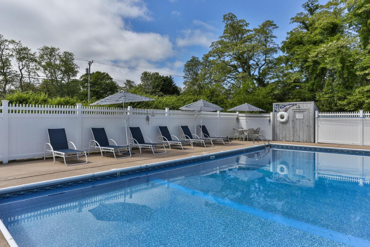 | Eagle Wing Inn - Cape Cod