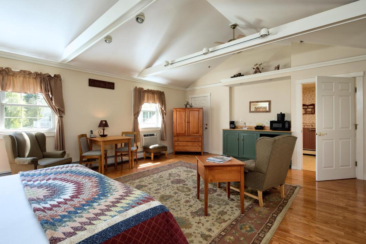 Deluxe Suite with Spa Bath at The Country Inn at Camden Rockport