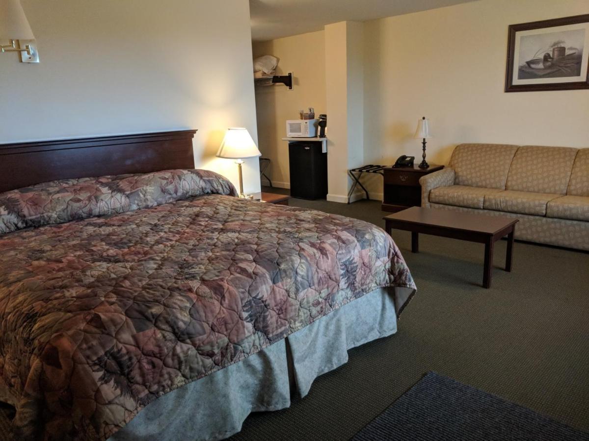 | Rangeley Saddleback Inn
