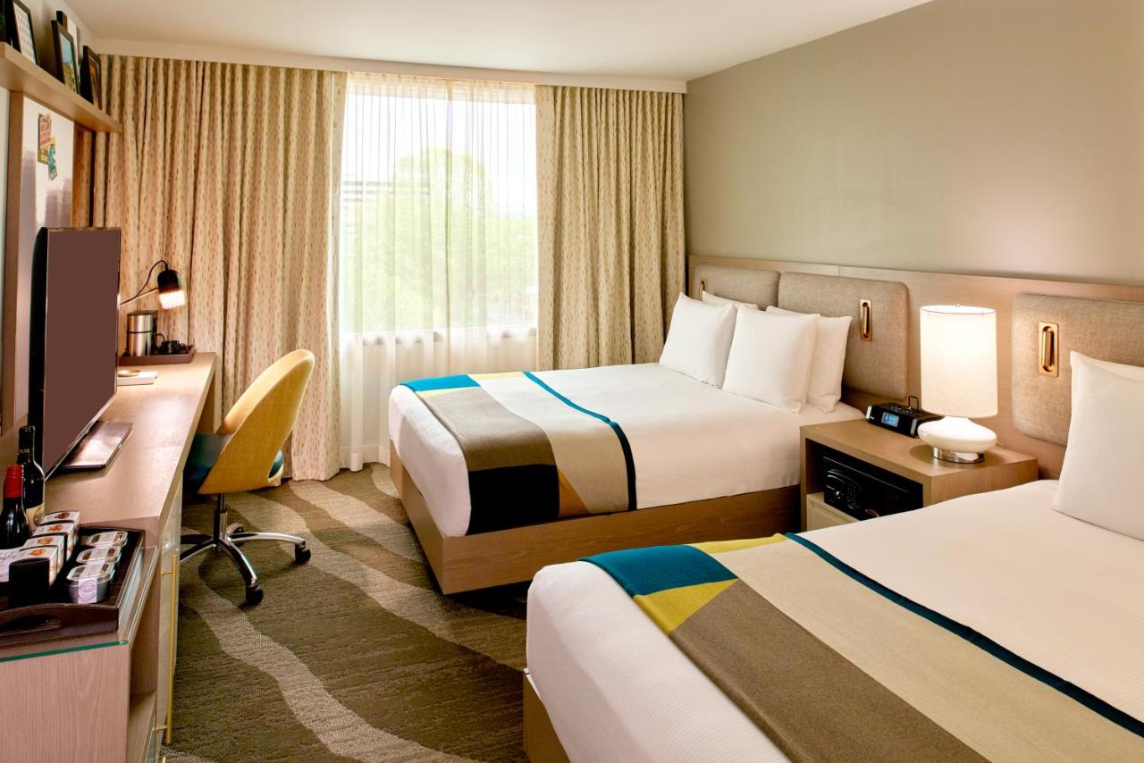 Queen Room with Two Queen Beds - Disability Access at The Hotel Zags Portland