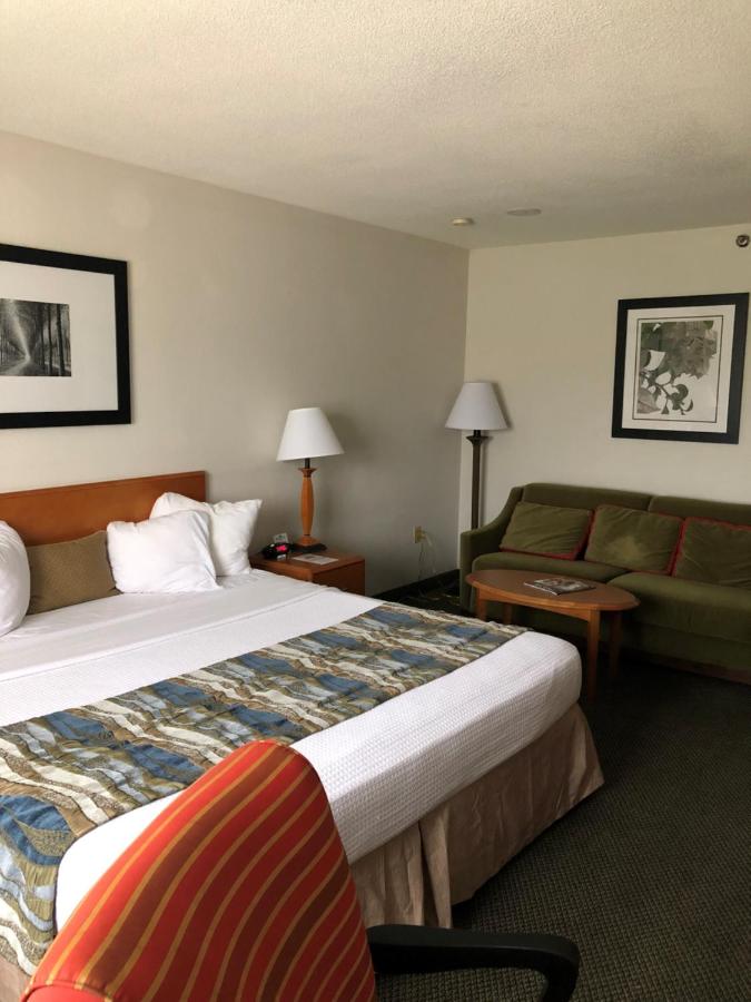 King Mini Suite at Capital Plaza Hotel
