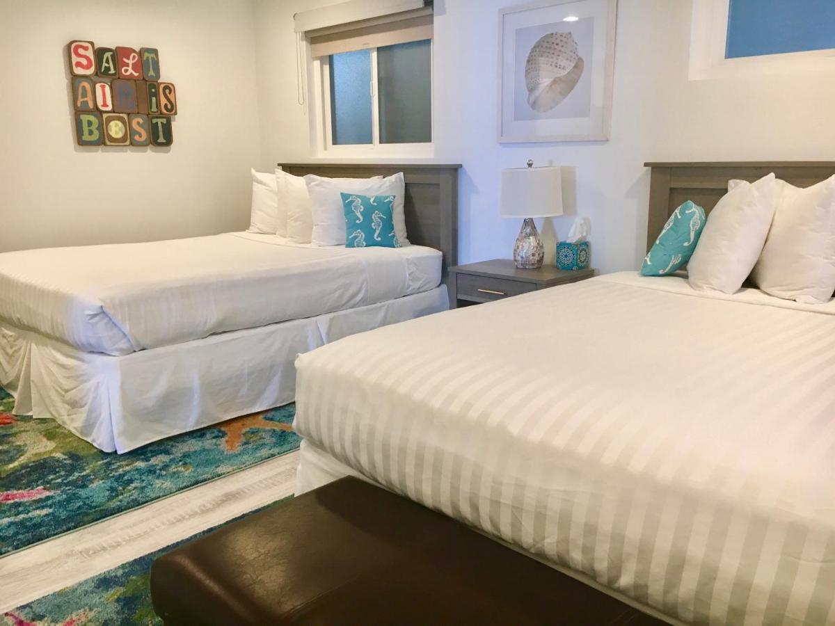 Deluxe Queen Suite with Two Queen Beds - Ocean Front at Sea Horse Resort