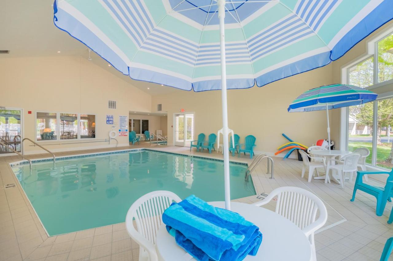 | Somerset Inn & Suites
