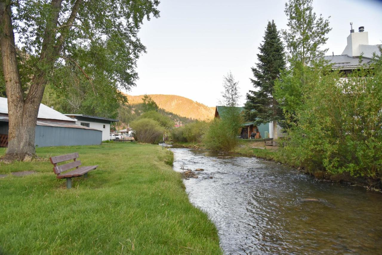 | Alpine Lodge Red River