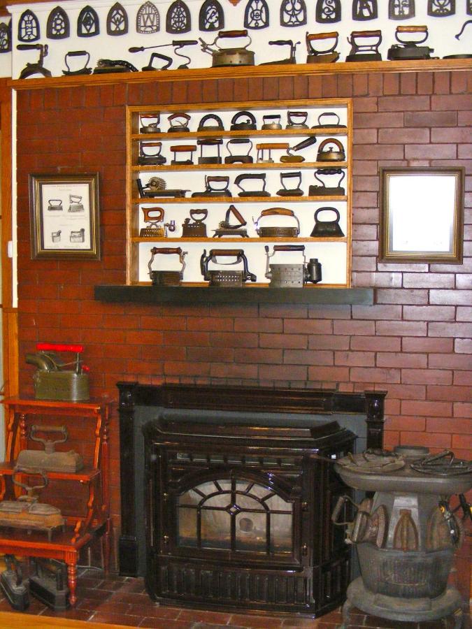  | Old Iron Inn Bed and Breakfast