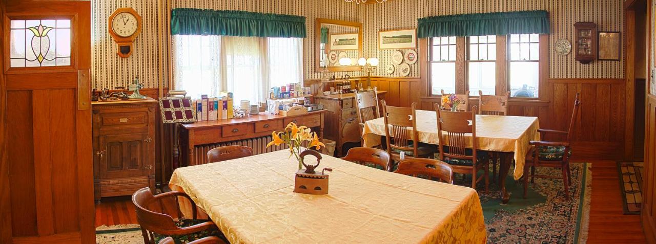  | Old Iron Inn Bed and Breakfast