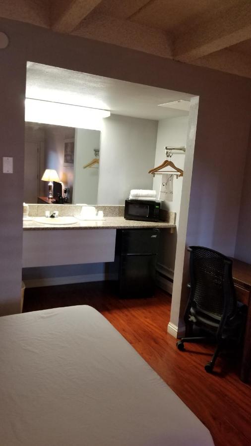 Double Room - Smoking at Santa Fe Inn Pueblo
