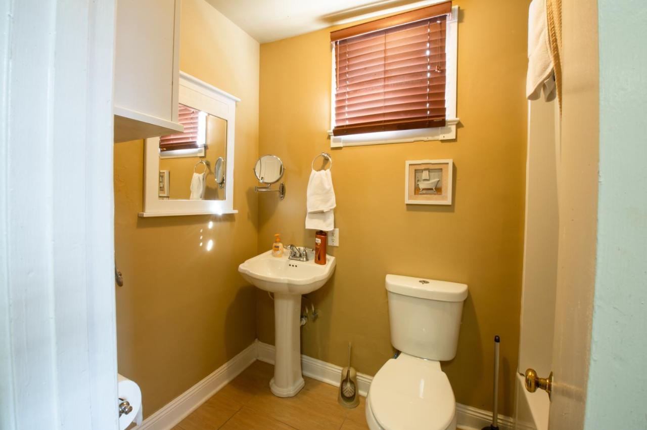 | HOSTEL Auberge NOLA