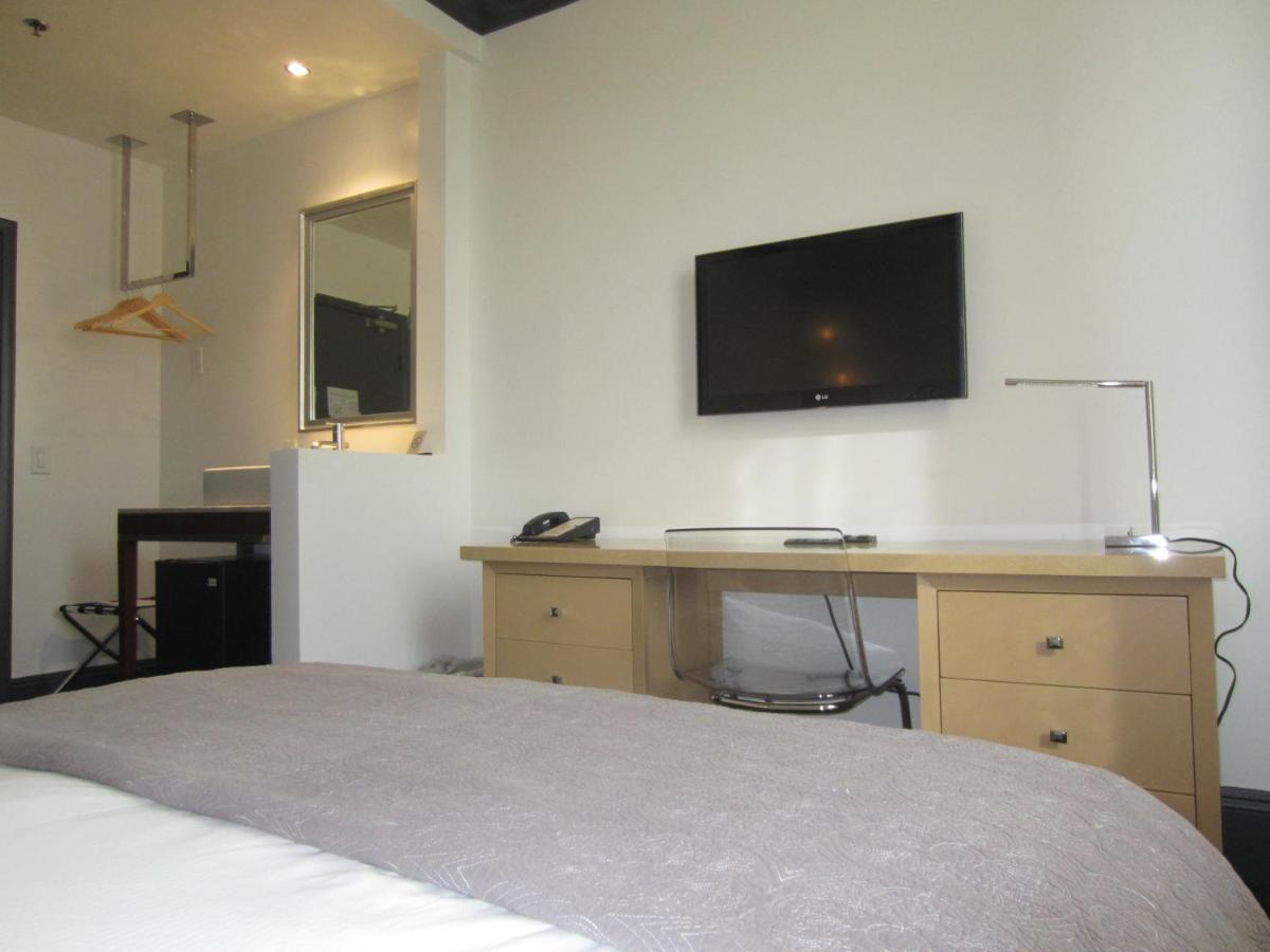 Deluxe Queen Room with City View at La Pensione Hotel
