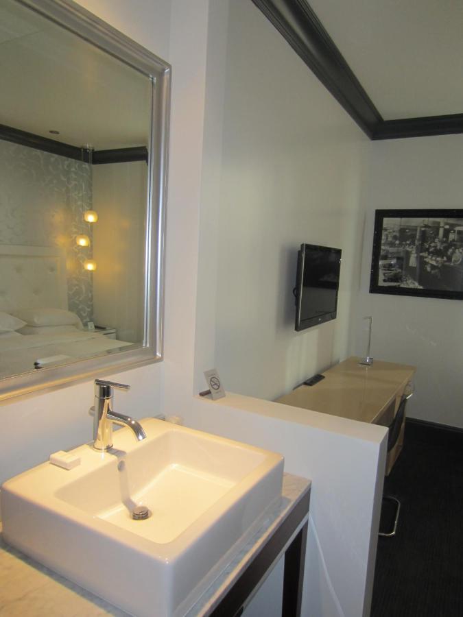 Deluxe Queen Room with City View at La Pensione Hotel