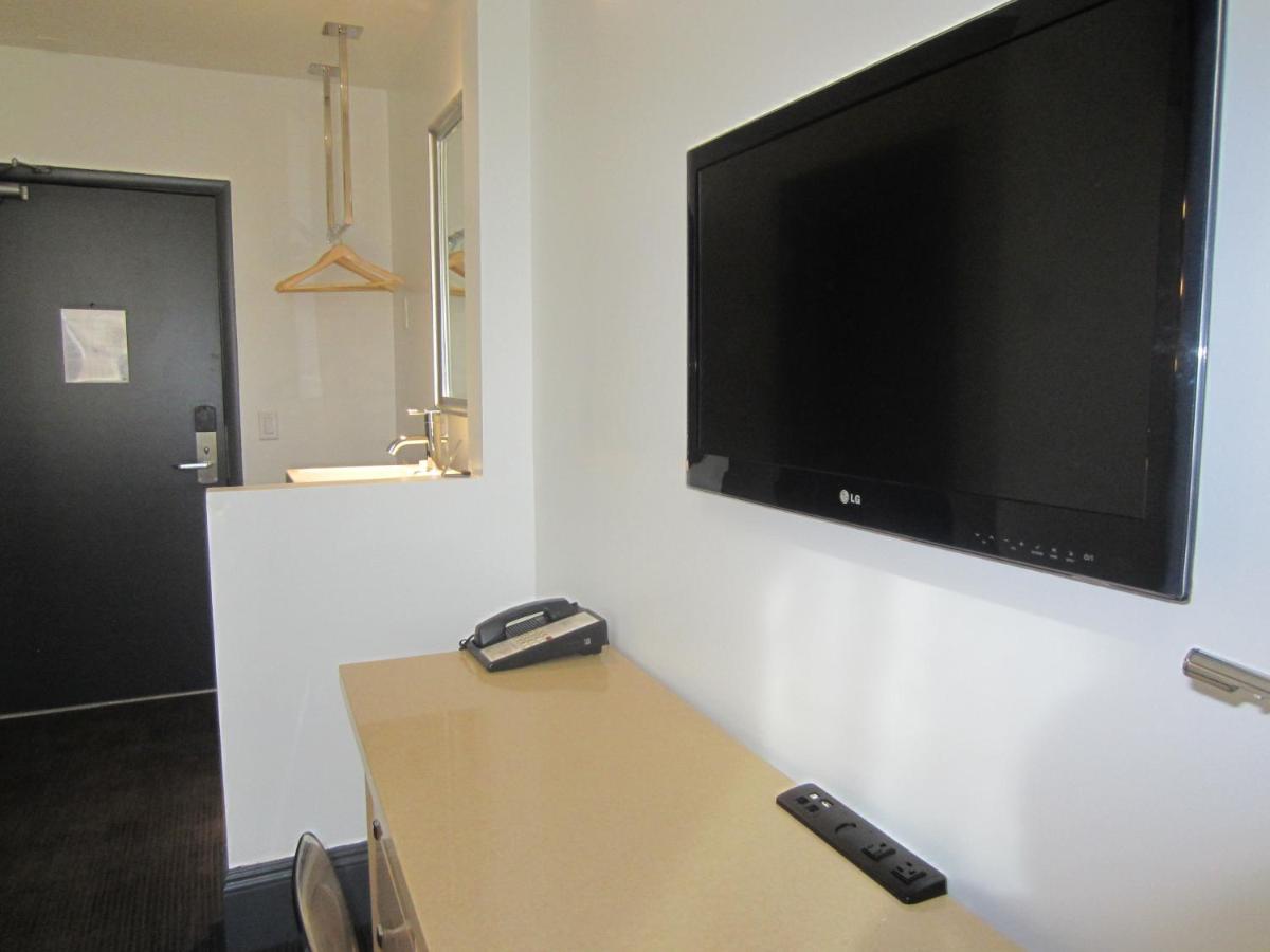 Queen Room - Disability Access at La Pensione Hotel
