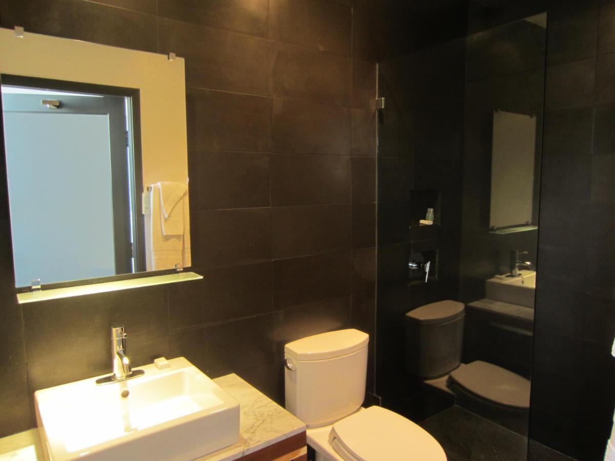 Standard Queen Room at La Pensione Hotel