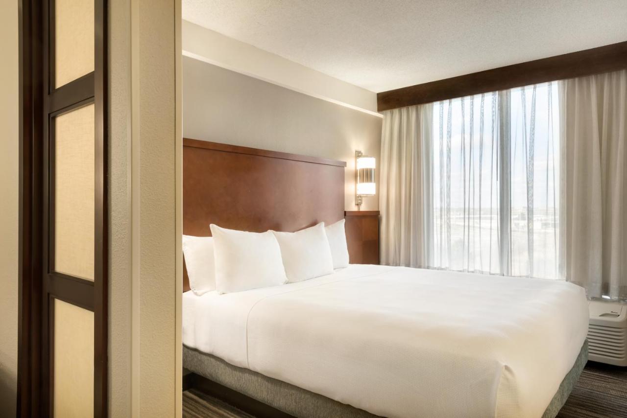 One King Bed at Hyatt Place Chicago/ Schaumburg