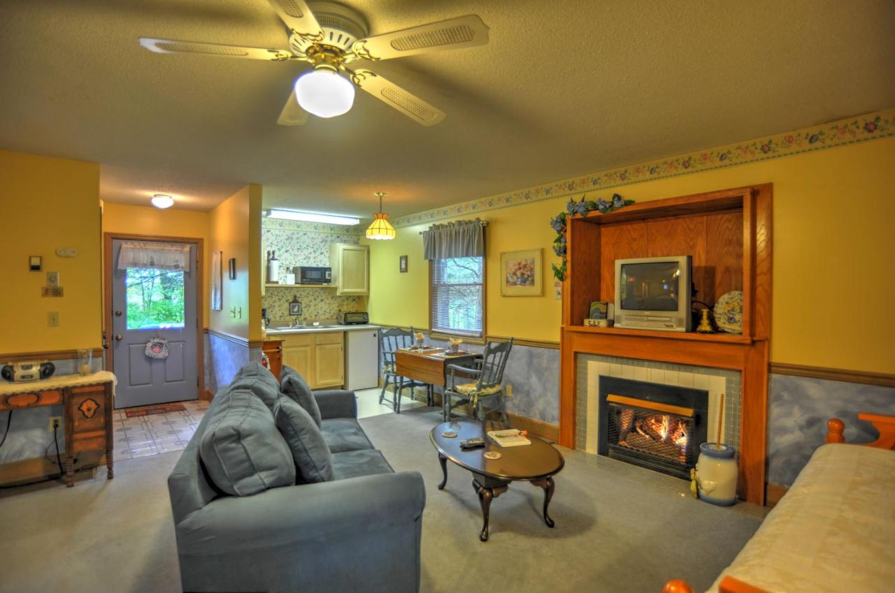 | Blue Mountain Mist Country Inn