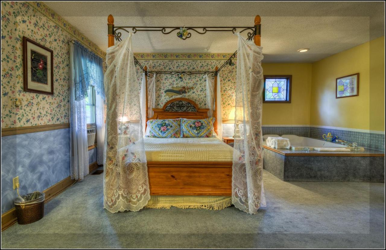 | Blue Mountain Mist Country Inn