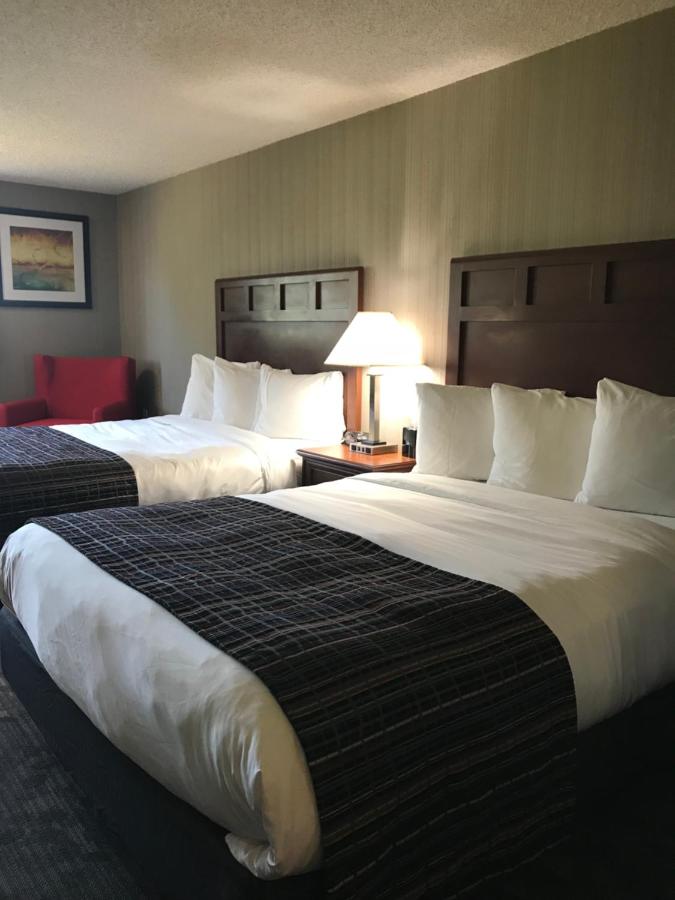 Queen Room with Two Queen Beds at Country Inn & Suites by Radisson, Delta Park North Portland