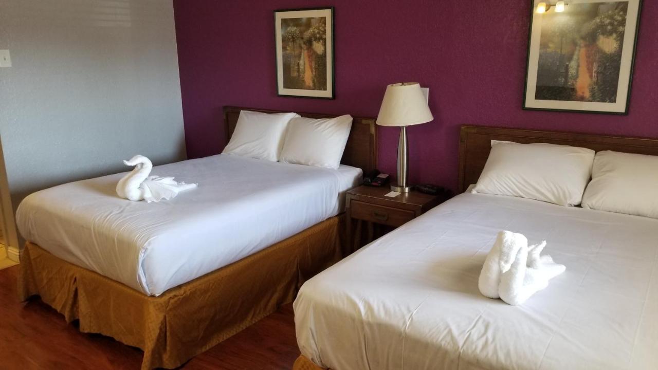 Double Room - Smoking at Santa Fe Inn Pueblo