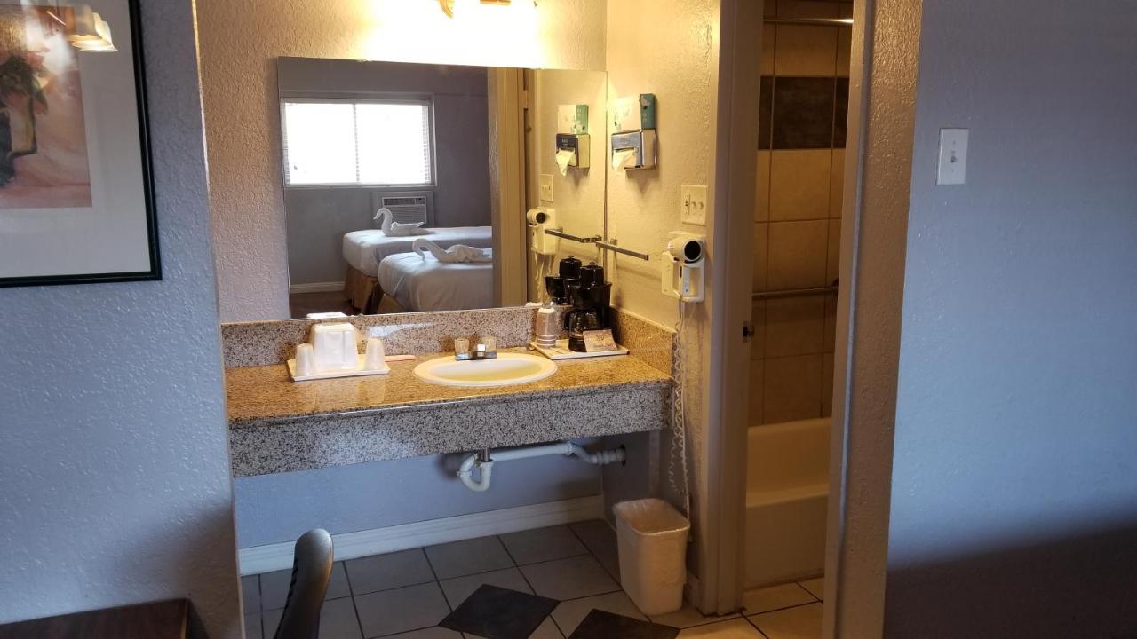 Double Room - Non-Smoking at Santa Fe Inn Pueblo