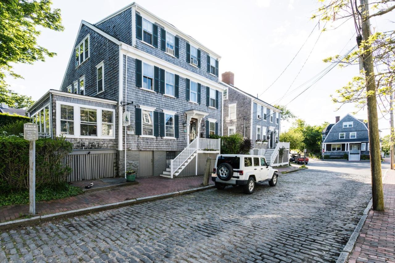 | Carlisle House Inn
