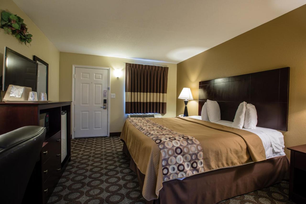 | Relax Inn and Suites Kuttawa