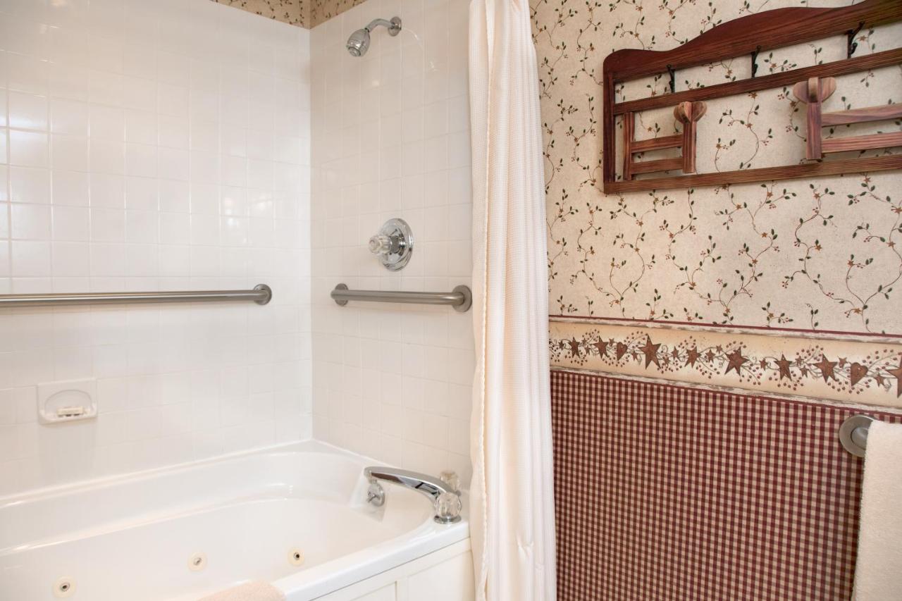Deluxe Suite with Spa Bath at The Country Inn at Camden Rockport