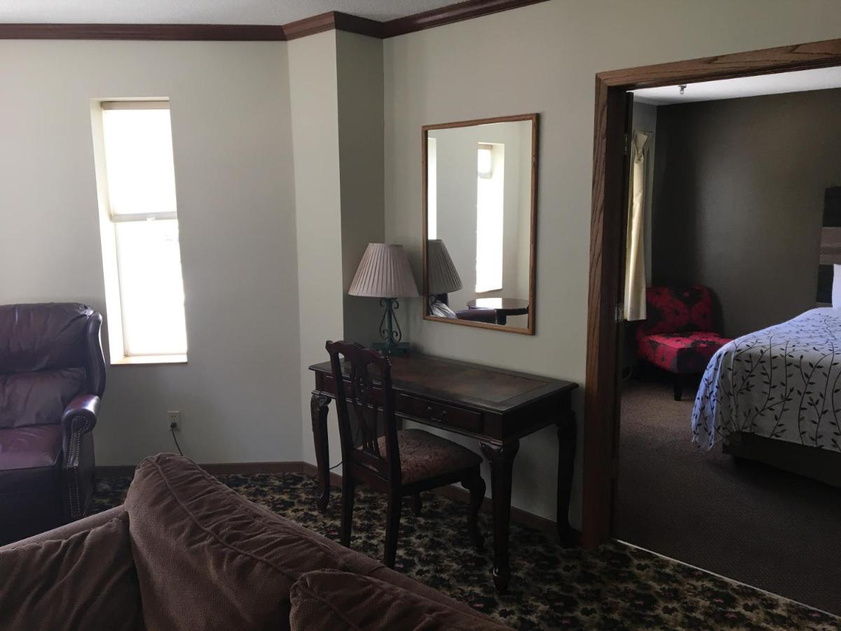 Family Suite at Roosevelt Inn Mount Rushmore
