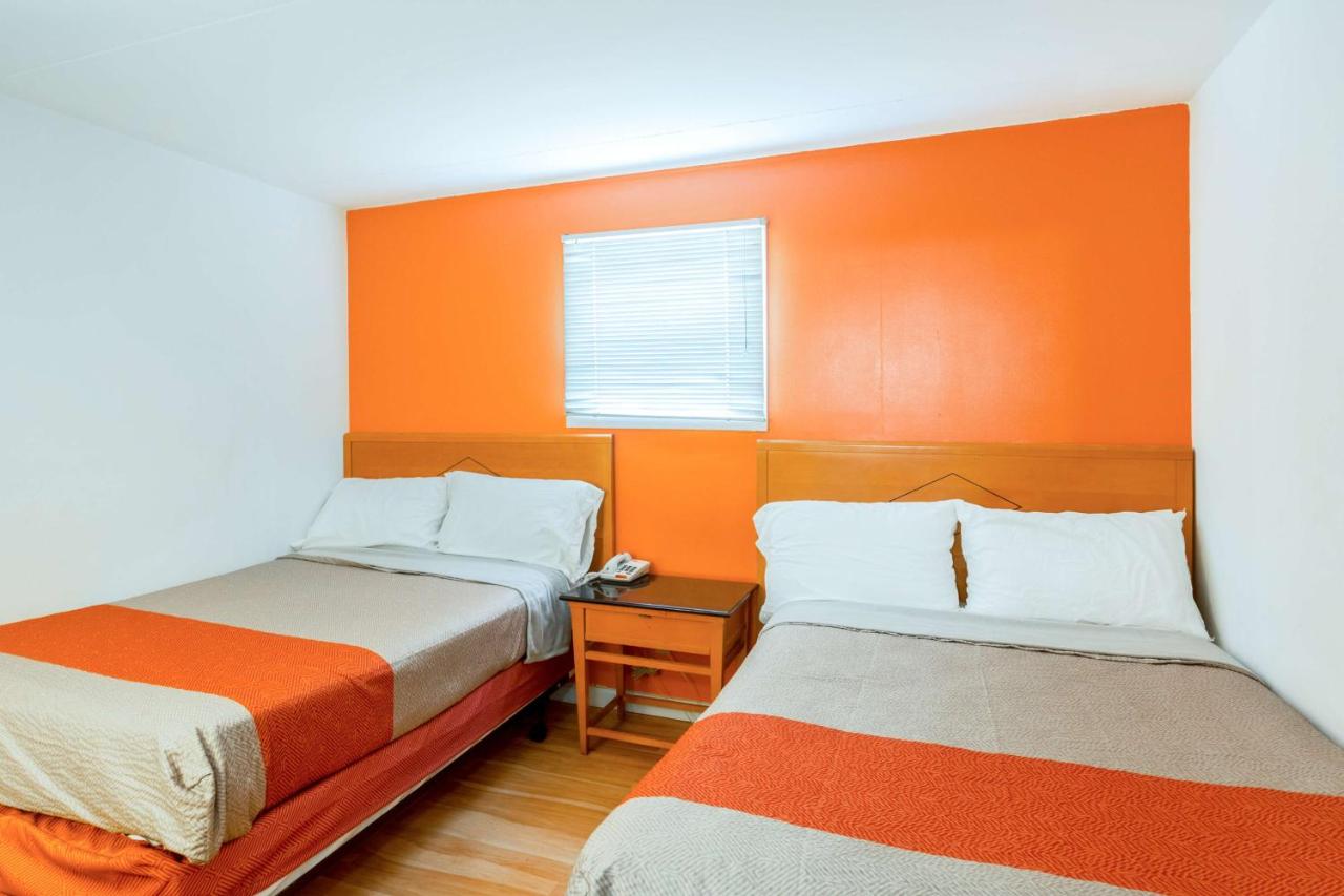 | Flamingo Motel