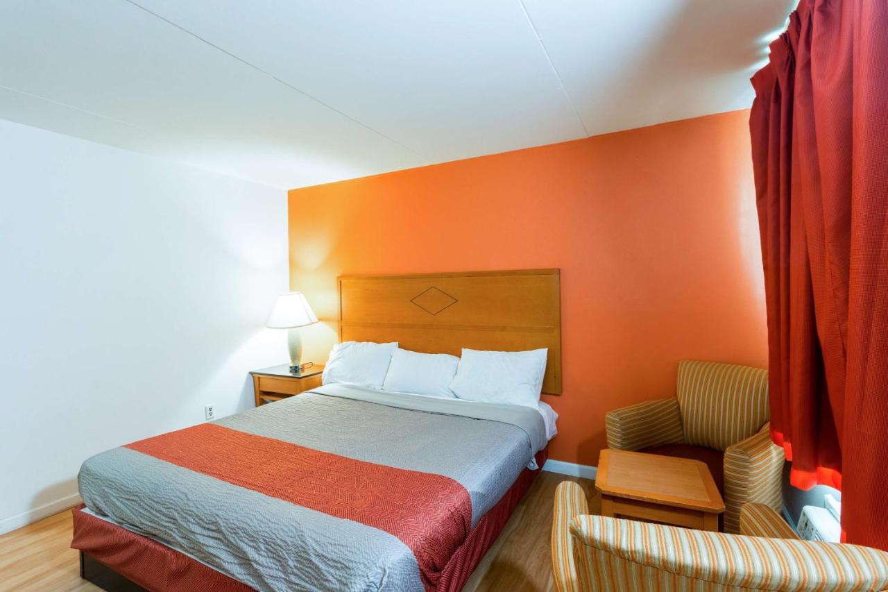 | Flamingo Motel
