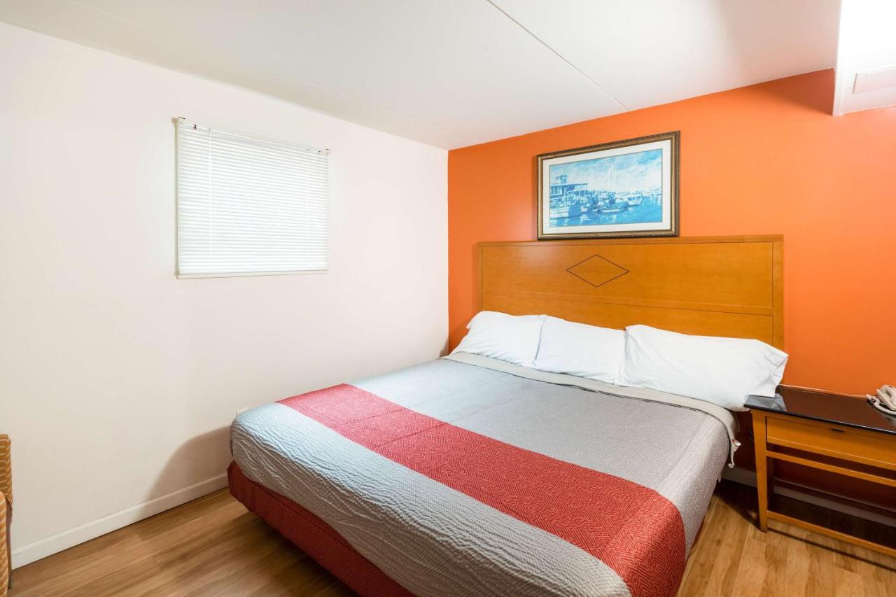 | Flamingo Motel