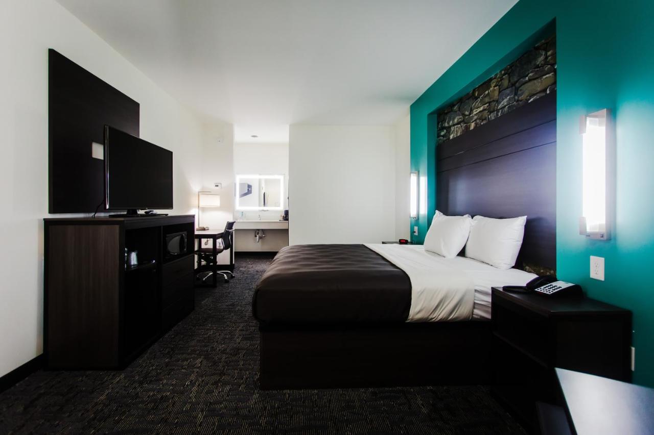 King Room at Palacio Royale Inn Boutique Katy